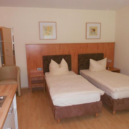Apartment-Pension Schwalbennest 헤르초게나우라흐 객실 사진